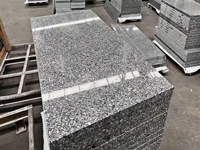 Granīta pelēkas flīzes